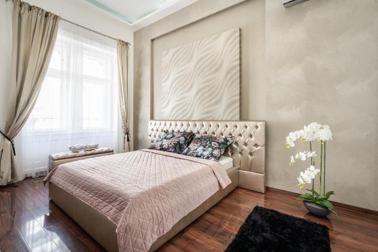 Opera Luxury Apartment With Free Parking บูดาเปสต์ ภายนอก รูปภาพ
