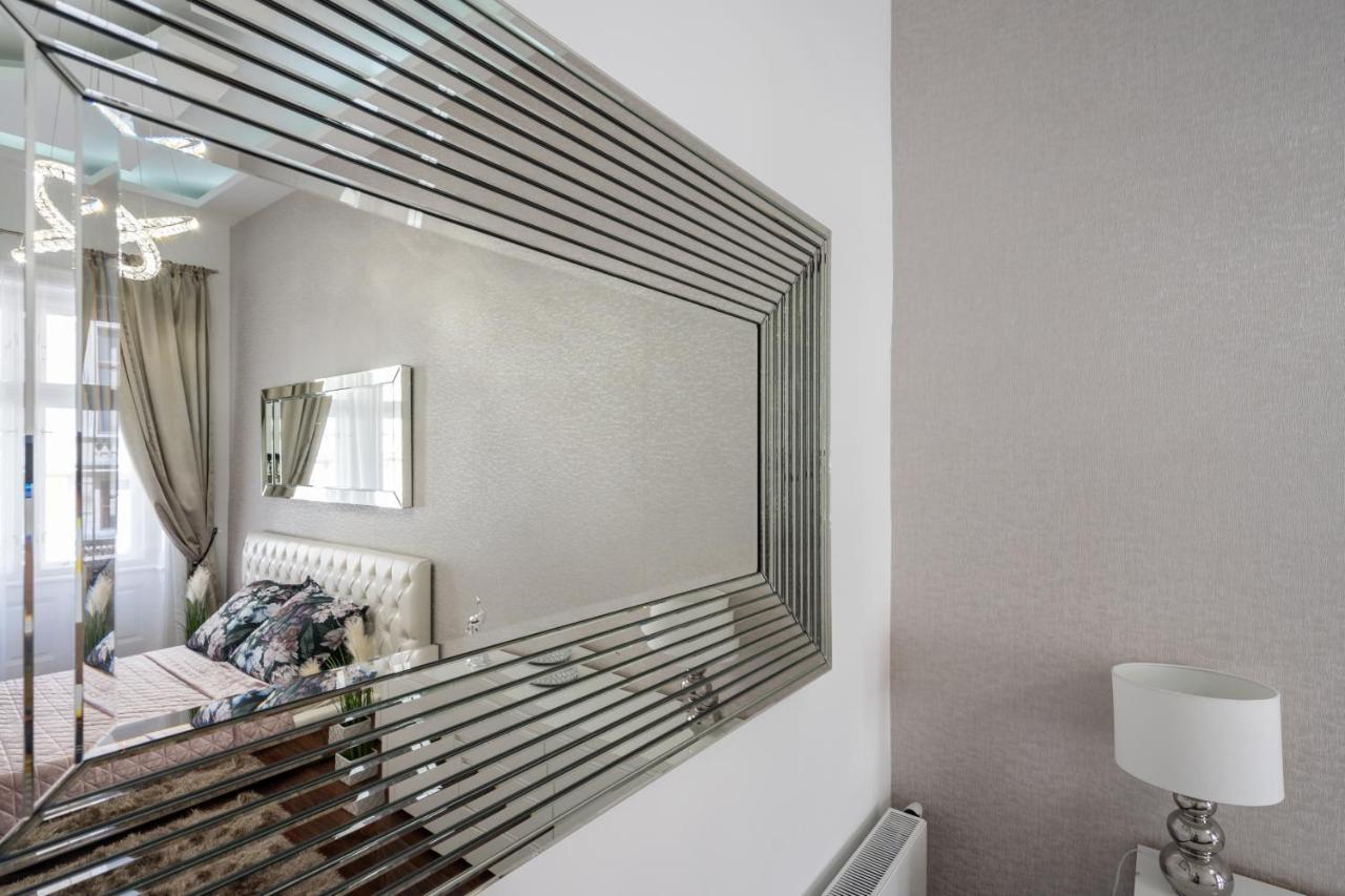 Opera Luxury Apartment With Free Parking บูดาเปสต์ ภายนอก รูปภาพ