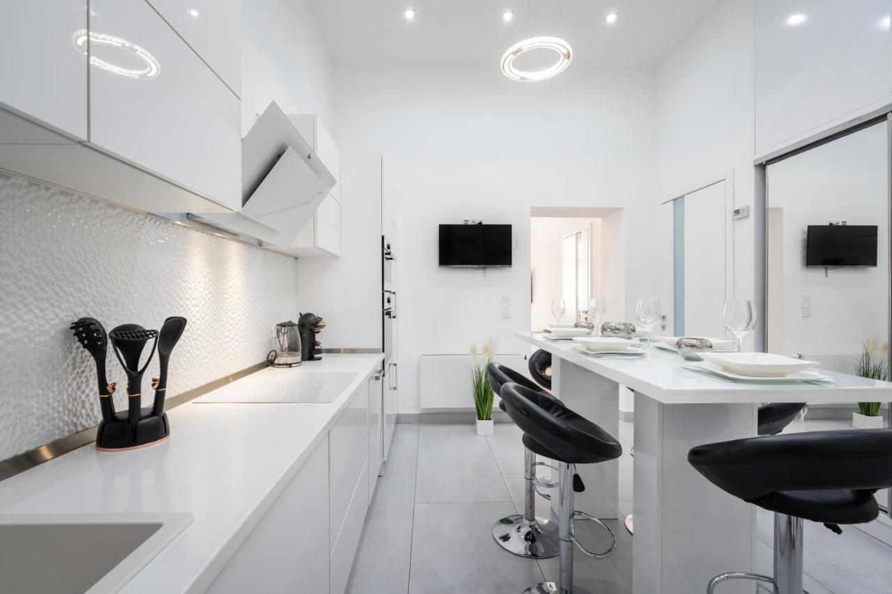 Opera Luxury Apartment With Free Parking บูดาเปสต์ ภายนอก รูปภาพ