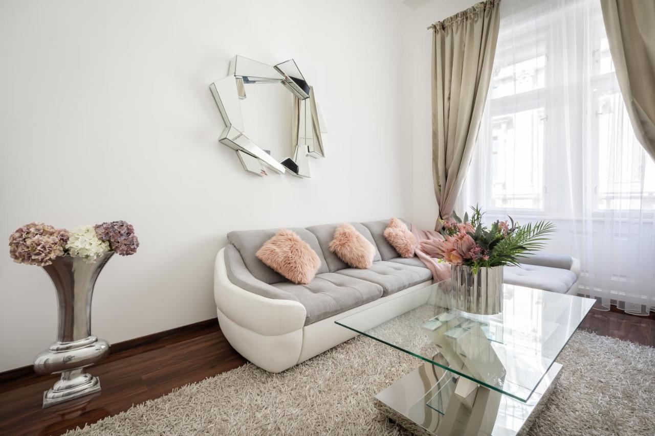 Opera Luxury Apartment With Free Parking บูดาเปสต์ ภายนอก รูปภาพ